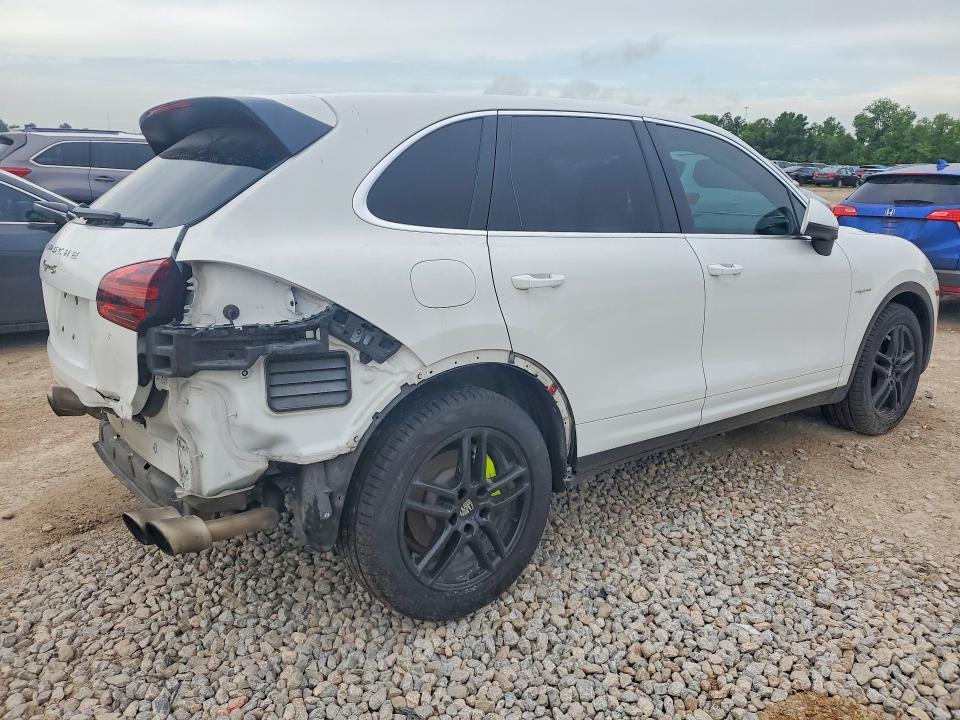 2016 PORSCHE CAYENNE SE HYBRID — Фото 3 из 14