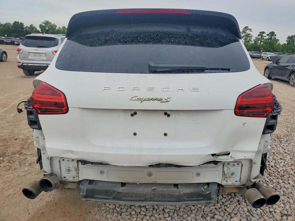 2016 PORSCHE CAYENNE SE HYBRID — Фото 6 из 14