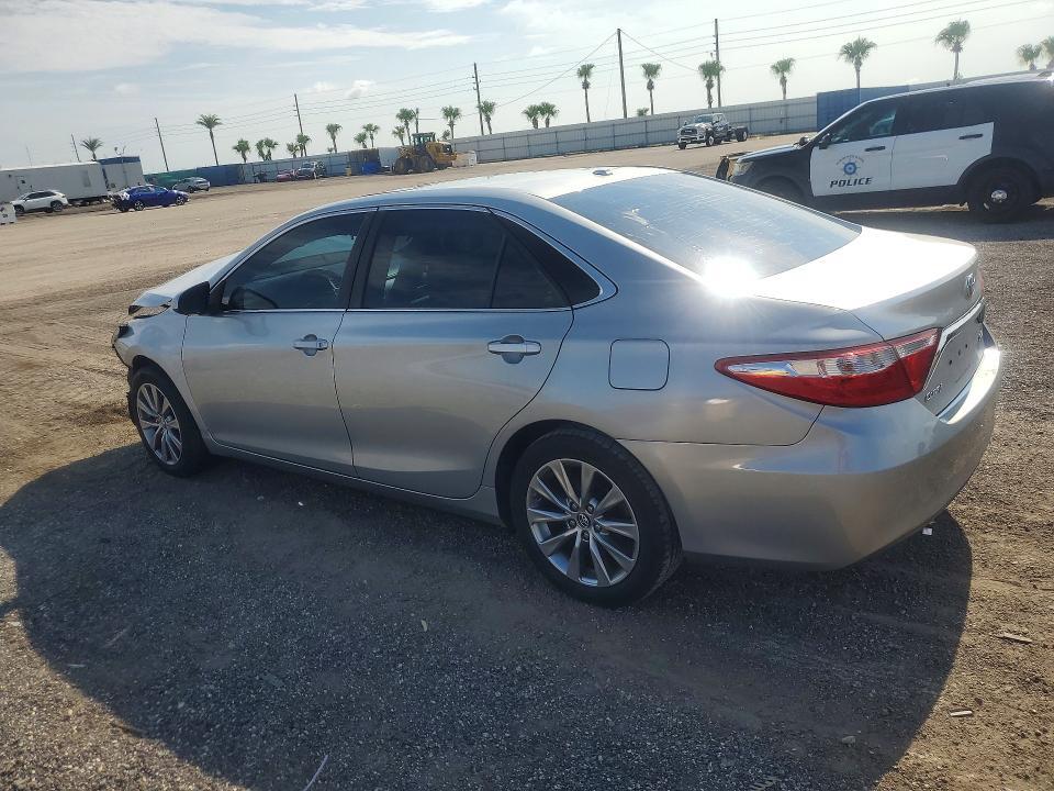 4T1BF1FK2HU713746 2017 TOYOTA CAMRY photo no. 2