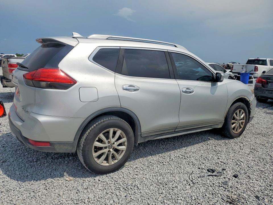 2017 NISSAN ROGUE SV — Фото 3 из 13