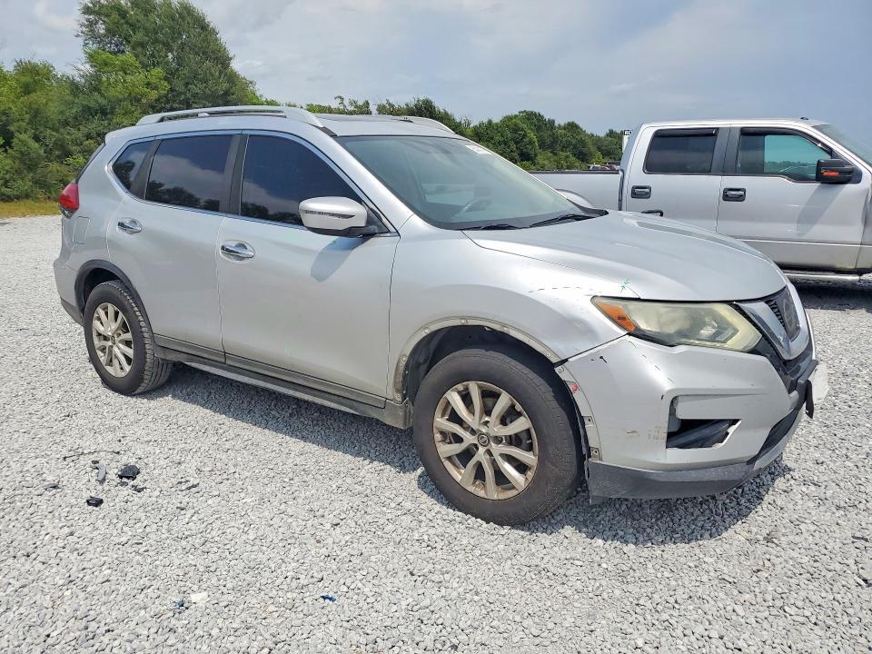 2017 NISSAN ROGUE SV — Фото 4 из 13