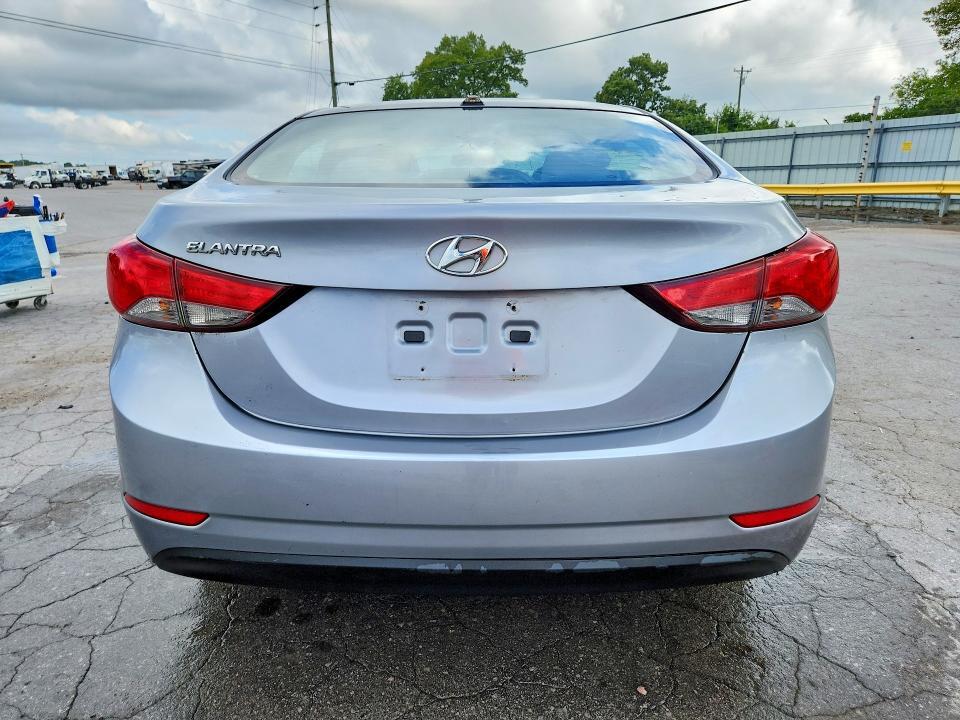 2016 HYUNDAI ELANTRA SE — Фото 6 из 13