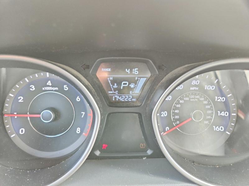2016 HYUNDAI ELANTRA SE — Фото 9 из 13