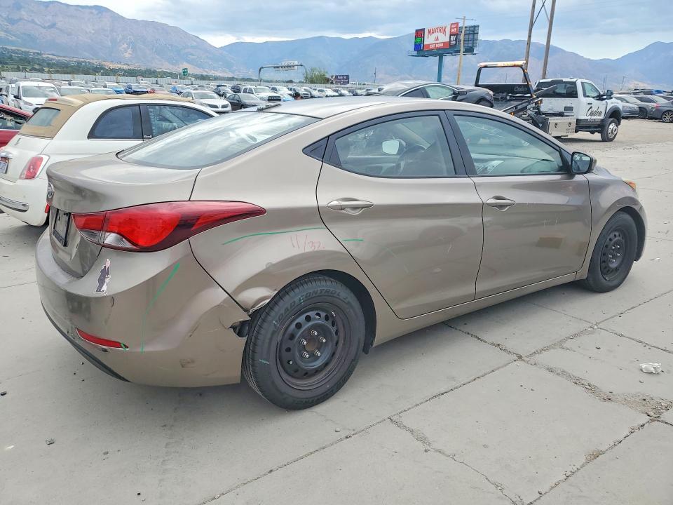2016 HYUNDAI ELANTRA SE — Фото 3 из 12