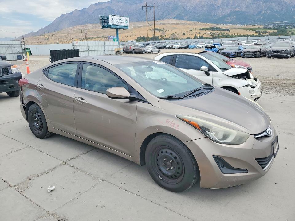 2016 HYUNDAI ELANTRA SE — Фото 4 из 12