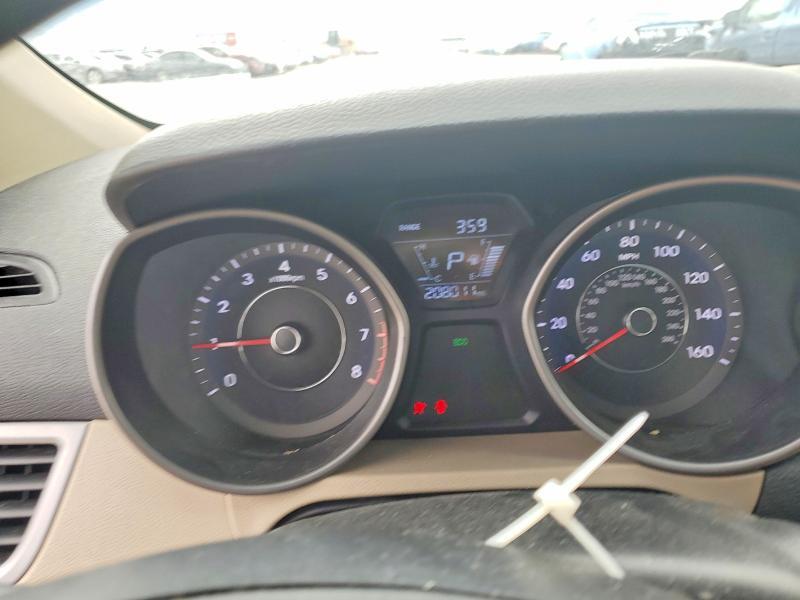 2016 HYUNDAI ELANTRA SE — Фото 9 из 12
