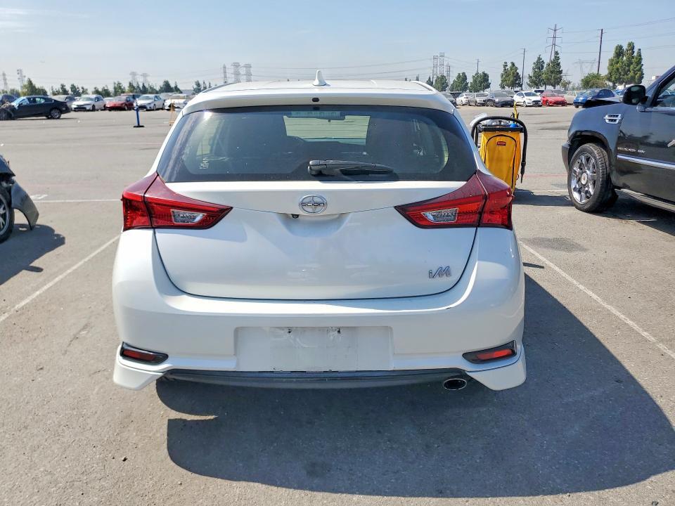2016 SCION IM BASE — Фото 6 из 12