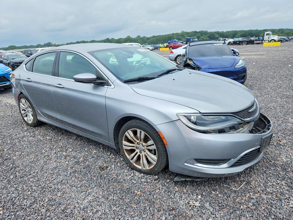 2015 CHRYSLER 200 LIMITED — Фото 4 из 12