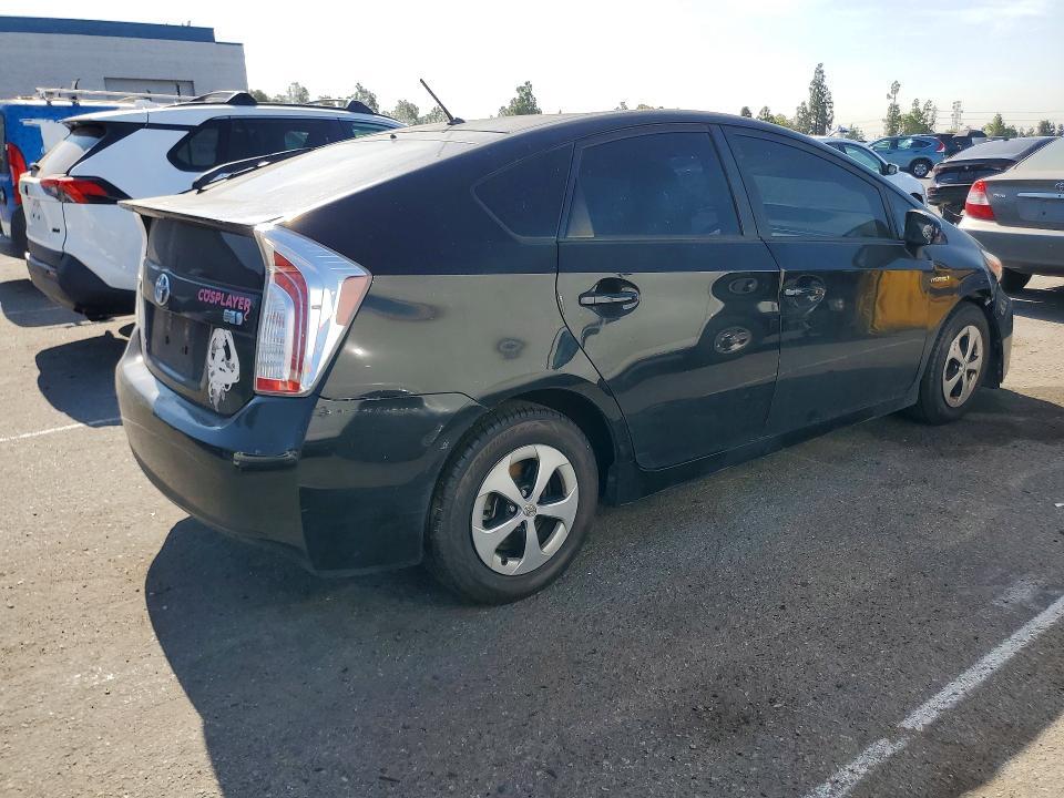 2015 TOYOTA PRIUS TWO — Фото 3 из 12