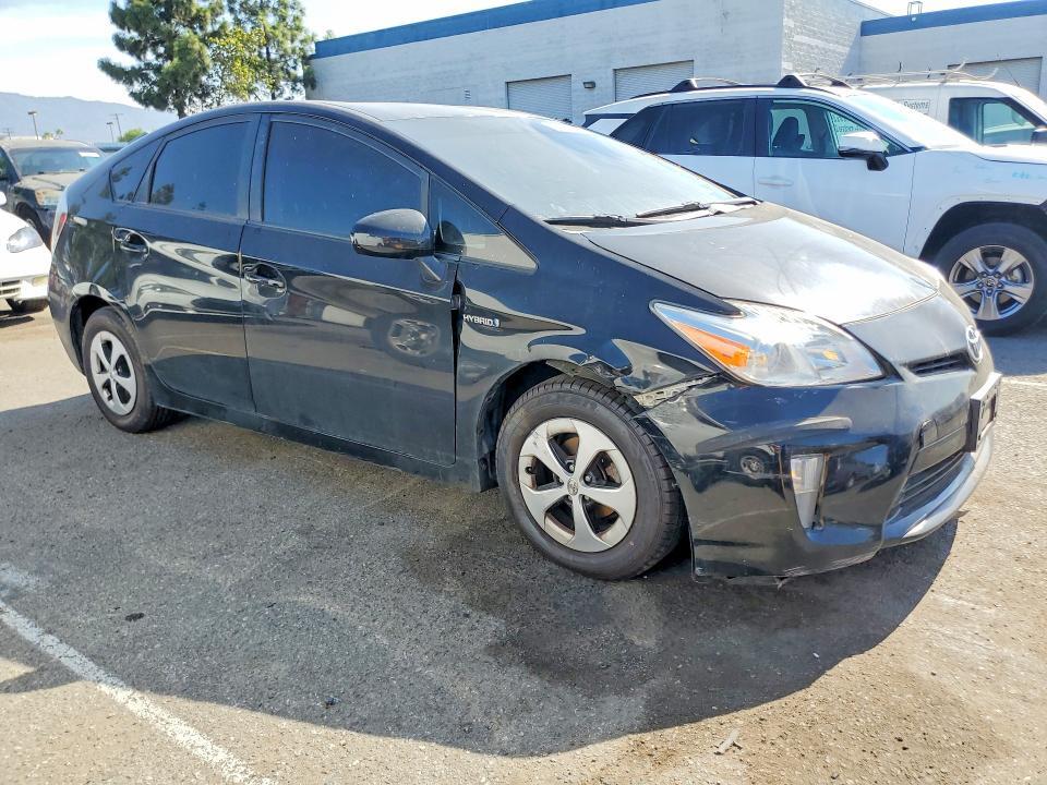 2015 TOYOTA PRIUS TWO — Фото 4 из 12
