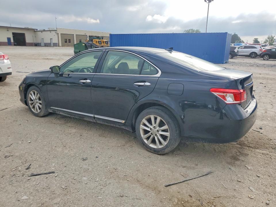 2012 LEXUS ES 350 — Фото 2 из 12