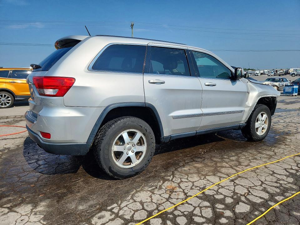 2012 JEEP GRAND CHEROKEE LAREDO — Фото 3 из 14