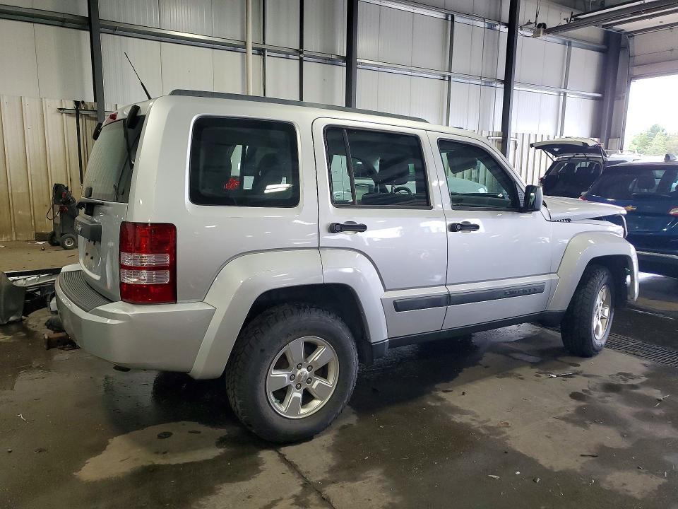 1J4PN2GK4BW555997 2011 JEEP LIBERTY photo no. 3