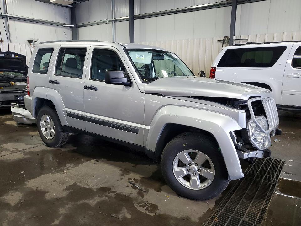 1J4PN2GK4BW555997 2011 JEEP LIBERTY photo no. 4