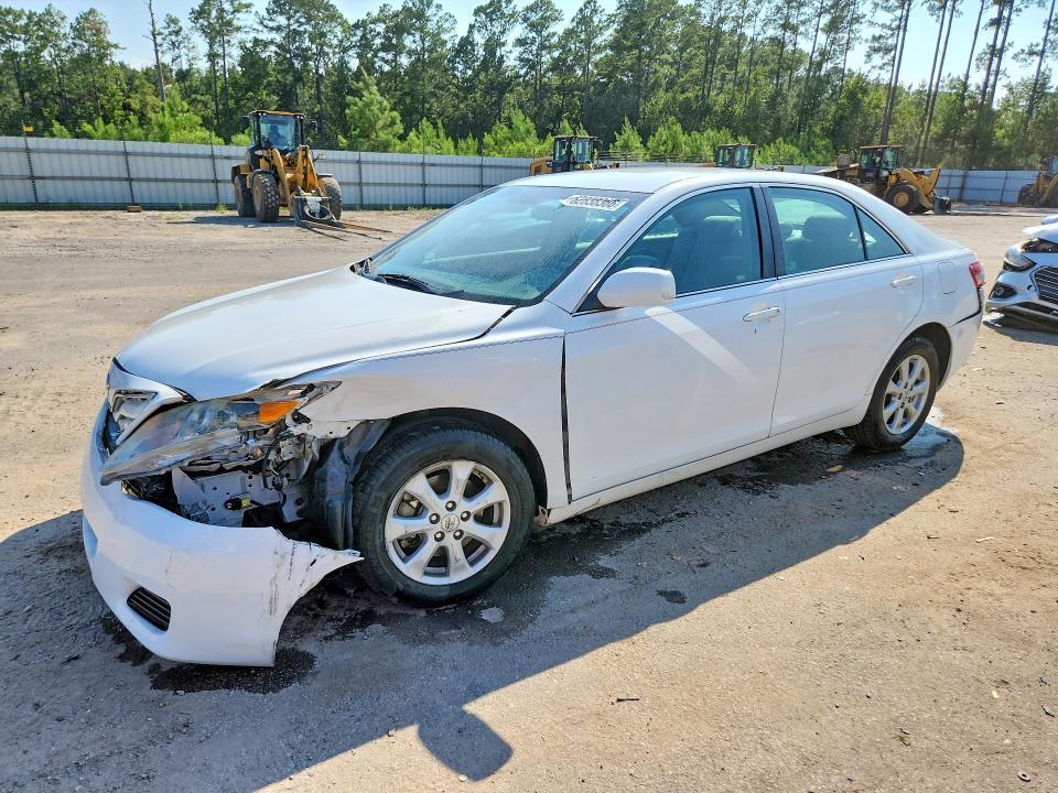 2011 TOYOTA CAMRY LE