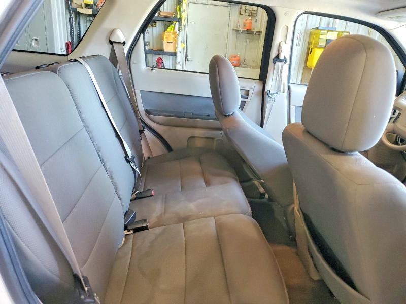 2010 FORD ESCAPE XLT — Фото 11 из 13