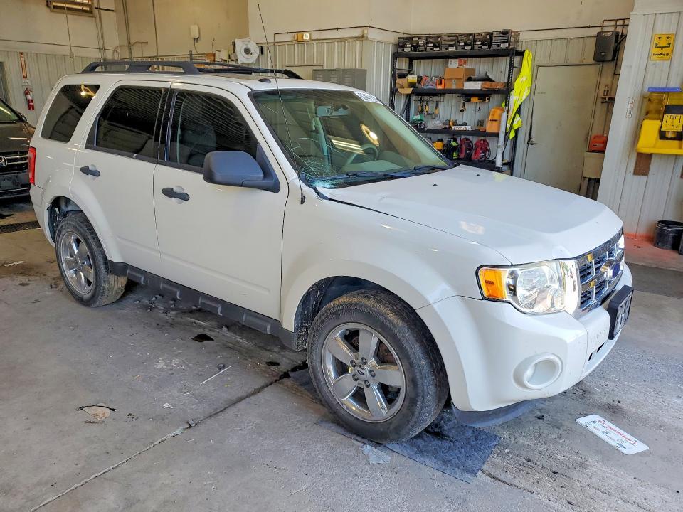 2010 FORD ESCAPE XLT — Фото 4 из 13