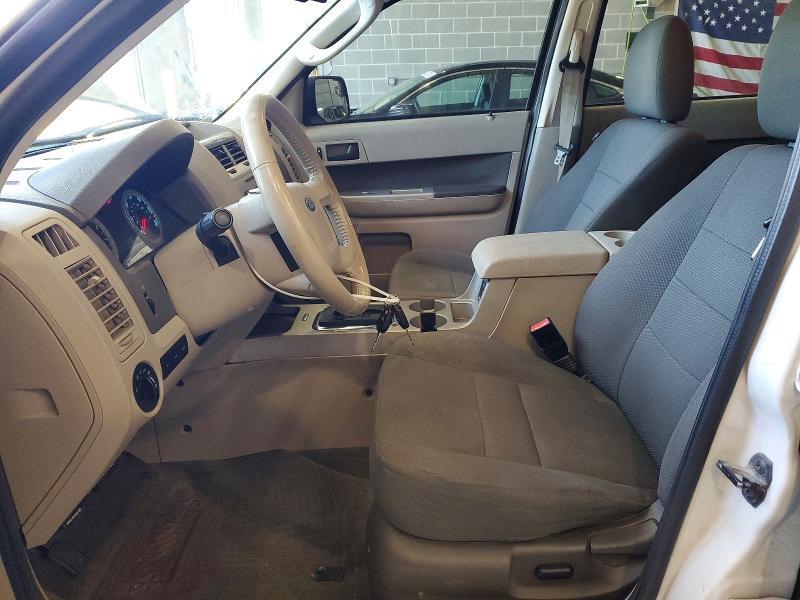 2010 FORD ESCAPE XLT — Фото 7 из 13