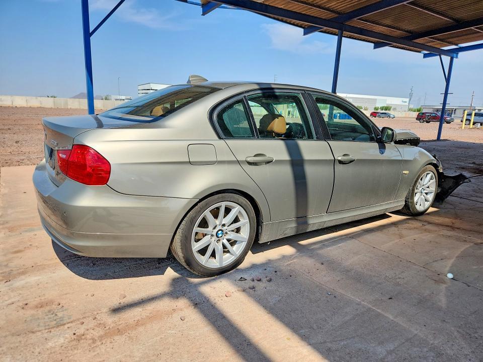 WBAPH7G57ANM54006 2010 BMW 328 photo no. 3