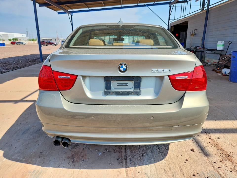 WBAPH7G57ANM54006 2010 BMW 328 photo no. 6