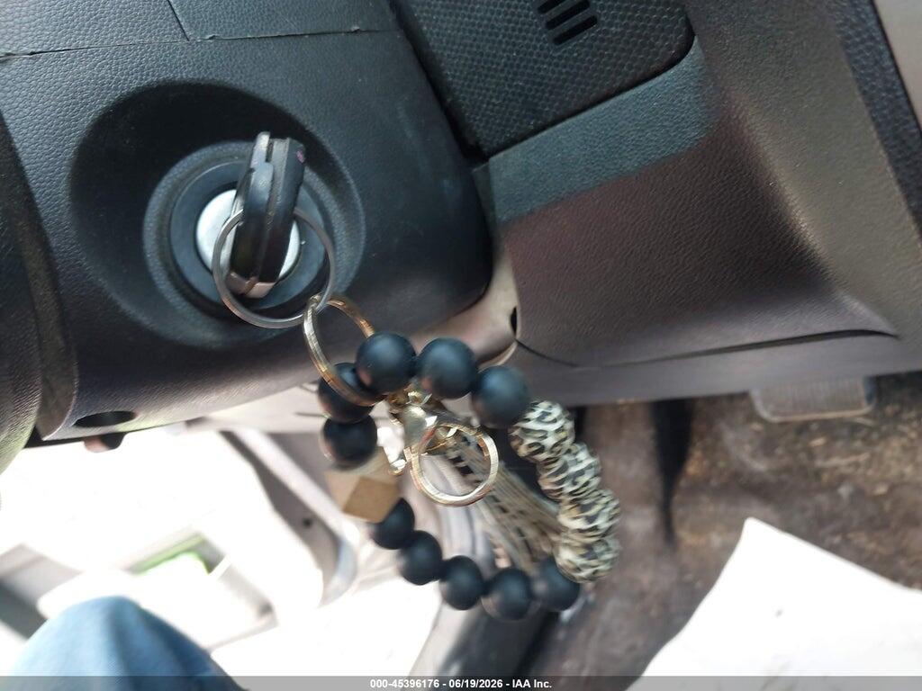 1FMCU9DG6AKC82773 2010 FORD ESCAPE photo no. 11