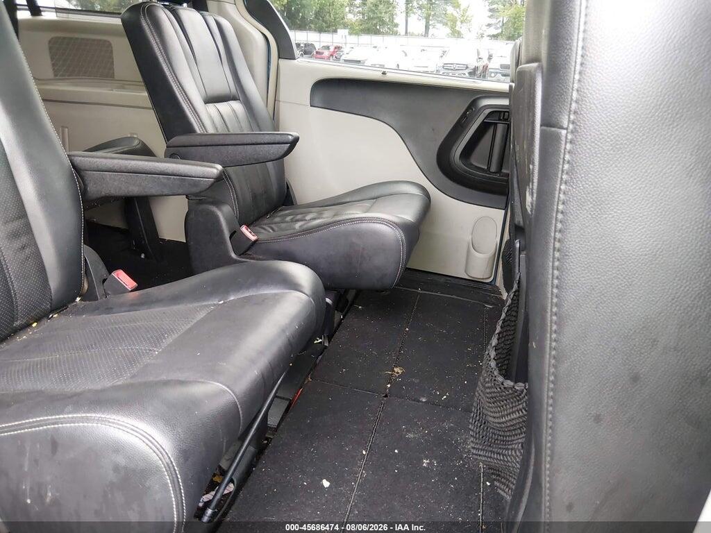 2A4RR8DG5BR758745 2011 CHRYSLER TOWN & COUNTRY photo no. 8