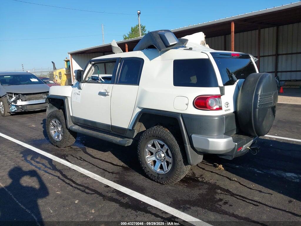 JTEBU4BF0EK202852 2014 TOYOTA FJ CRUISER photo no. 3