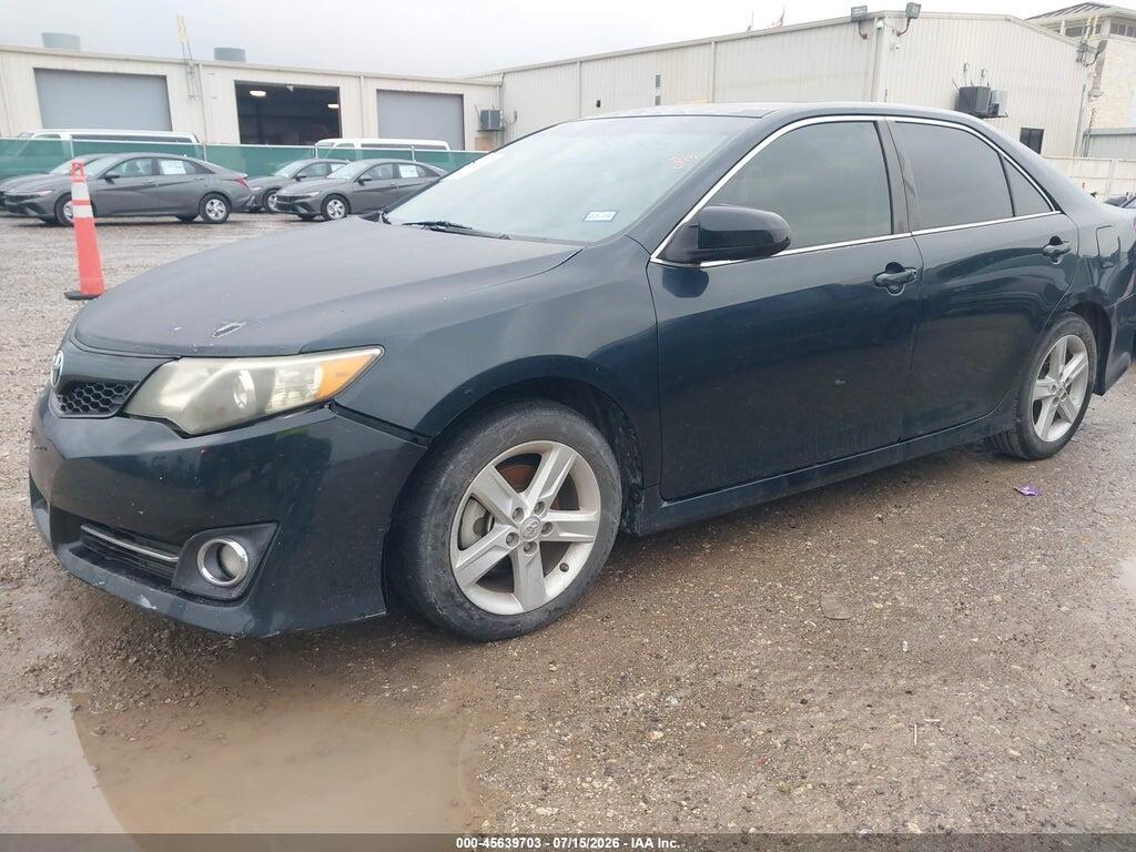 4T1BF1FK7EU379256 2014 TOYOTA CAMRY photo no. 2