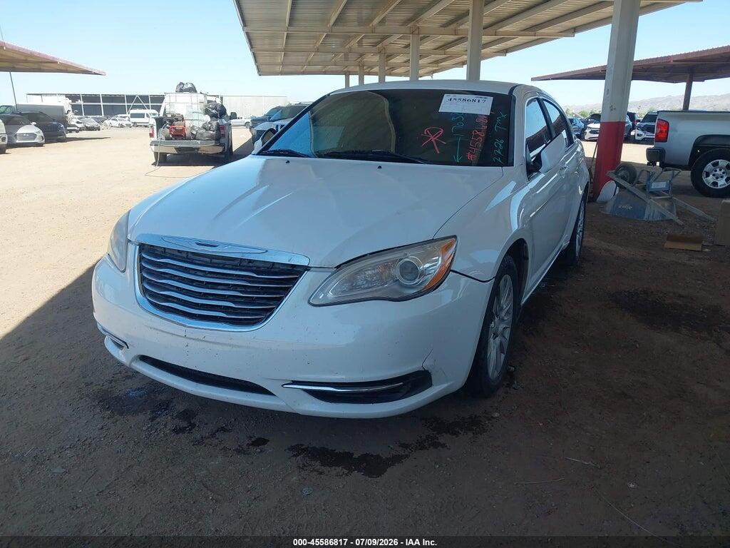 1C3CCBAB4EN170389 2014 CHRYSLER 200 photo no. 2