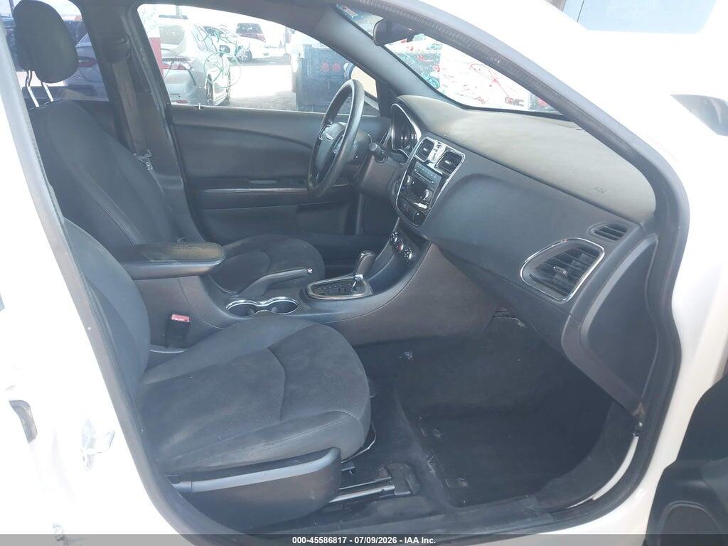 1C3CCBAB4EN170389 2014 CHRYSLER 200 photo no. 5