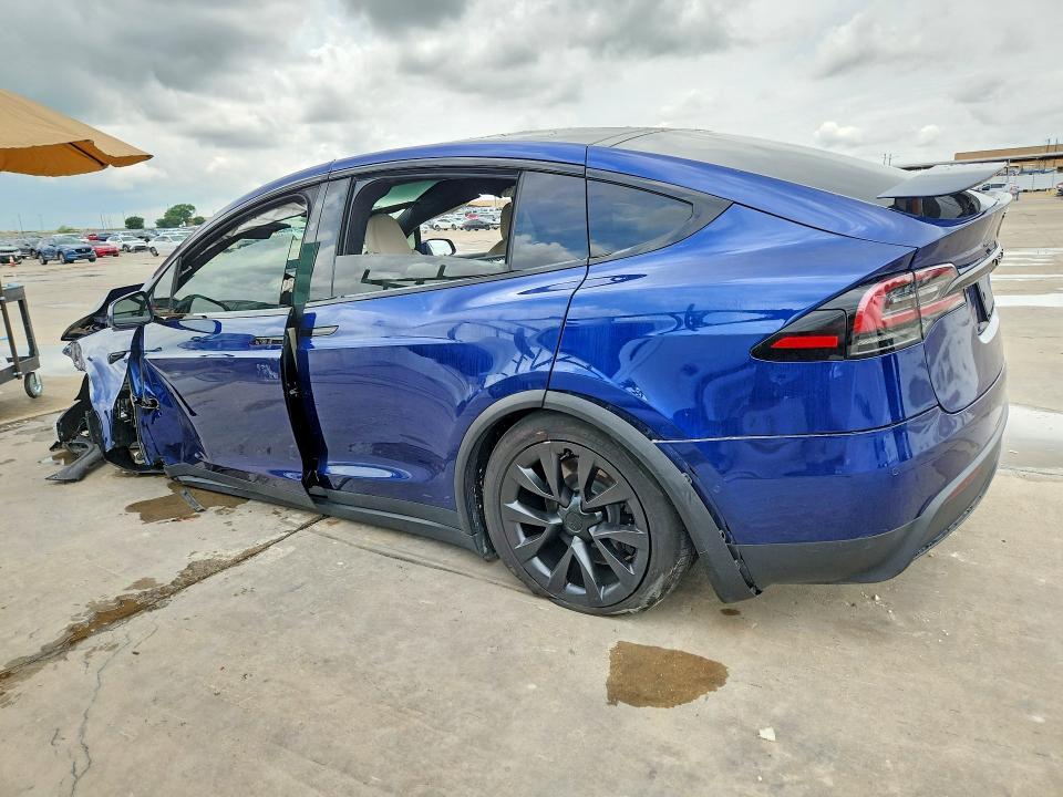 7SAXCBE50NF334191 2022 TESLA MODEL X photo no. 2