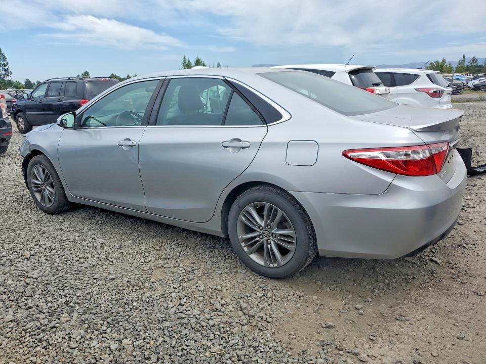 4T1BF1FK2FU907027 2015 TOYOTA CAMRY photo no. 2