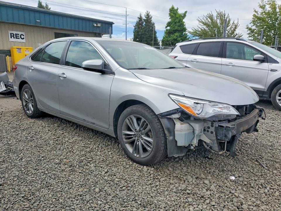 4T1BF1FK2FU907027 2015 TOYOTA CAMRY photo no. 4
