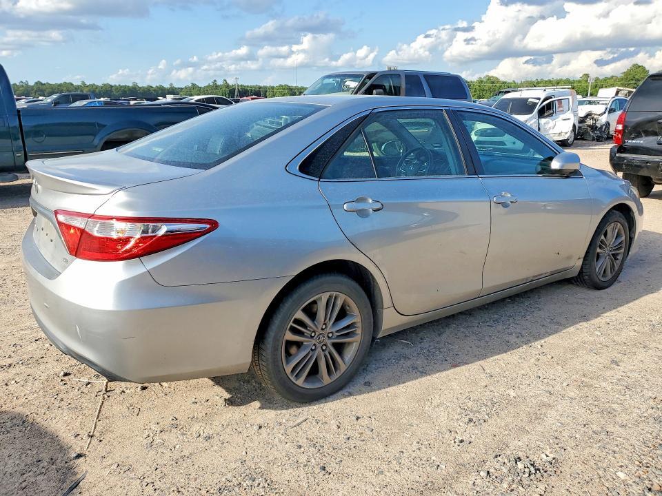 2015 TOYOTA CAMRY SE — Фото 3 из 13