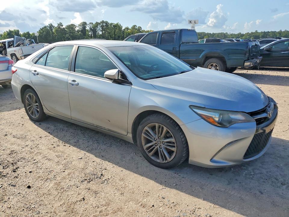 2015 TOYOTA CAMRY SE — Фото 4 из 13