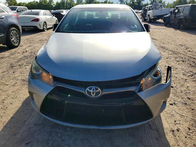 2015 TOYOTA CAMRY SE — Фото 5 из 13