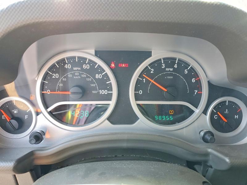 2010 JEEP WRANGLER SAHARA — Фото 9 из 13