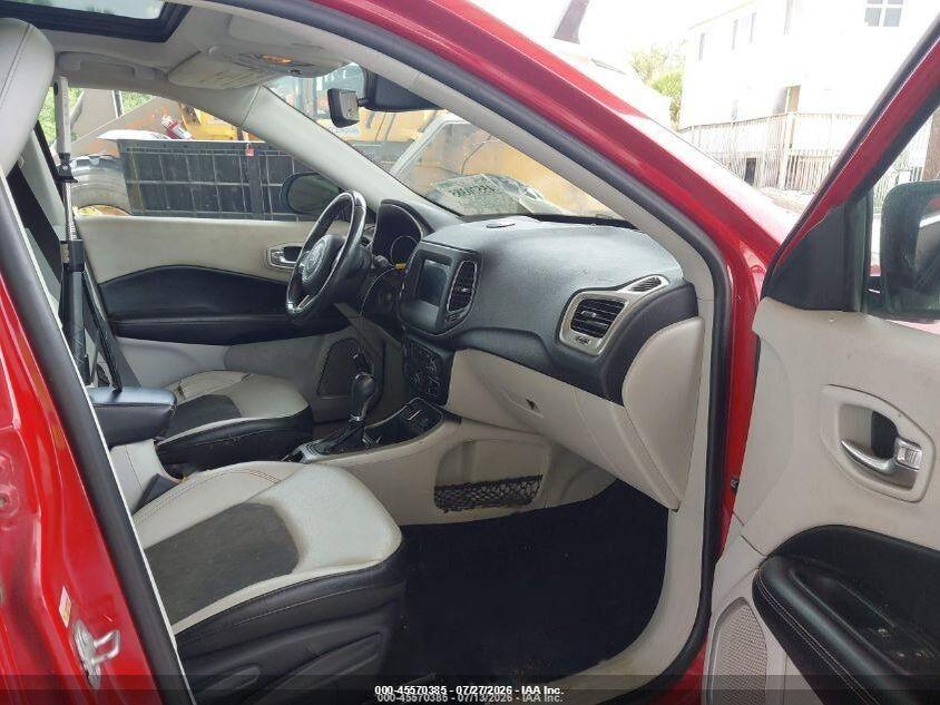 3C4NJCBB4JT468451 2018 JEEP COMPASS photo no. 5