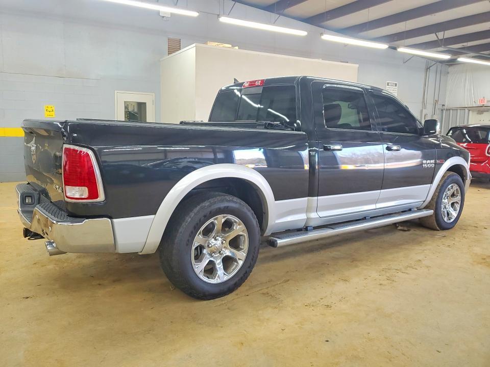 2016 RAM 1500 LARAMIE 3.0L V6 TDSL CREW CAB — Фото 3 из 12
