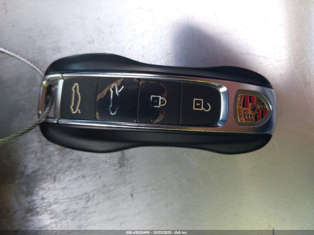 WP0AA2Y19NSA15797 2022 PORSCHE TAYCAN photo no. 11