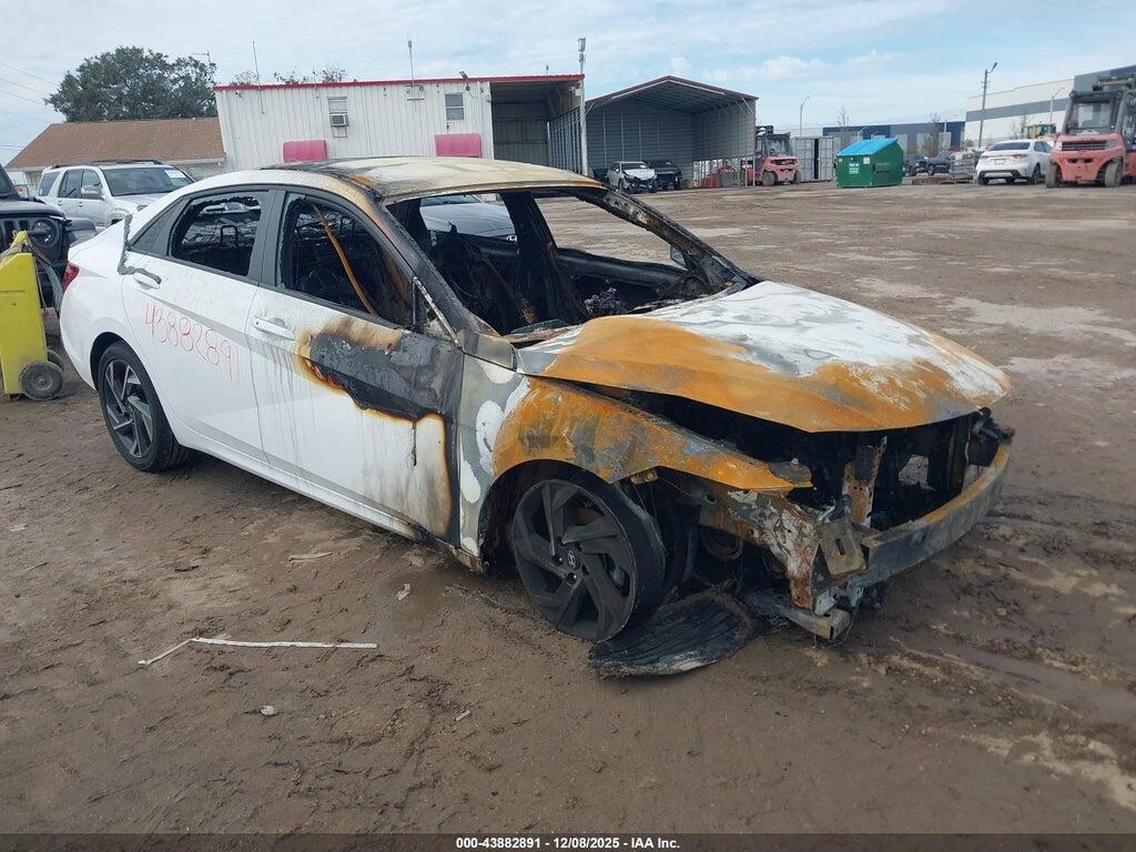 2025 HYUNDAI ELANTRA KMHLM4DG7SU960052