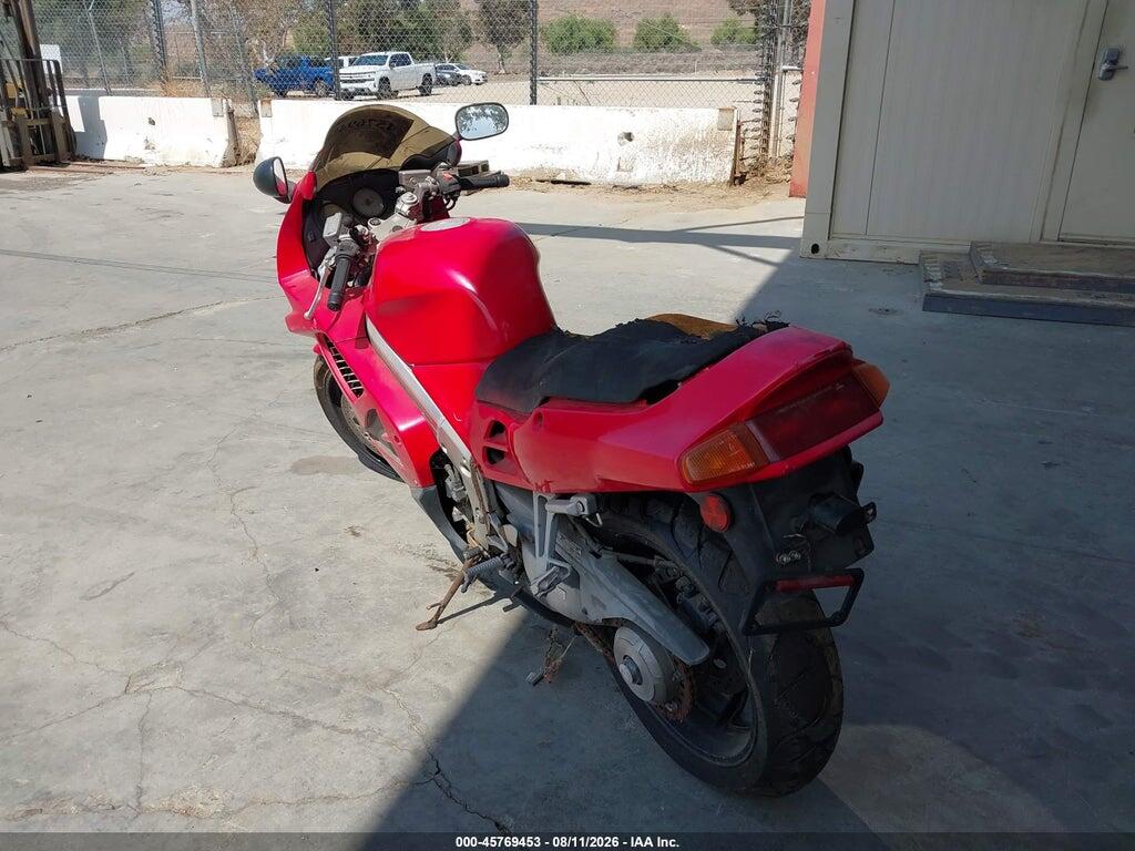 JH2RC3602VM700648 1997 HONDA VFR750 photo no. 3