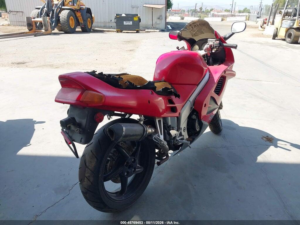 JH2RC3602VM700648 1997 HONDA VFR750 photo no. 4