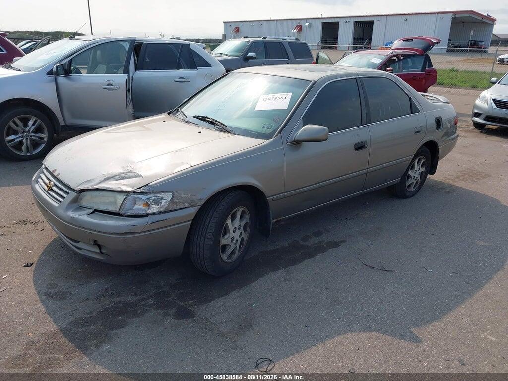 4T1BF28K4WU054519 1998 TOYOTA CAMRY photo no. 2