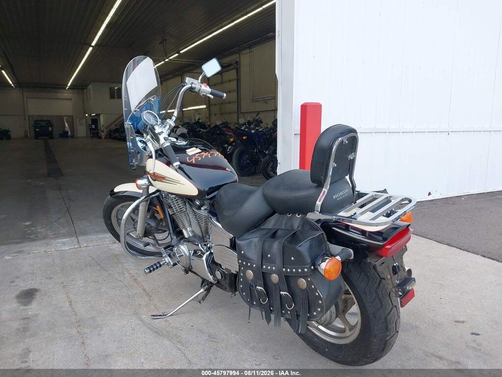 1HFSC1809WA201690 1998 HONDA VT1100 photo no. 3