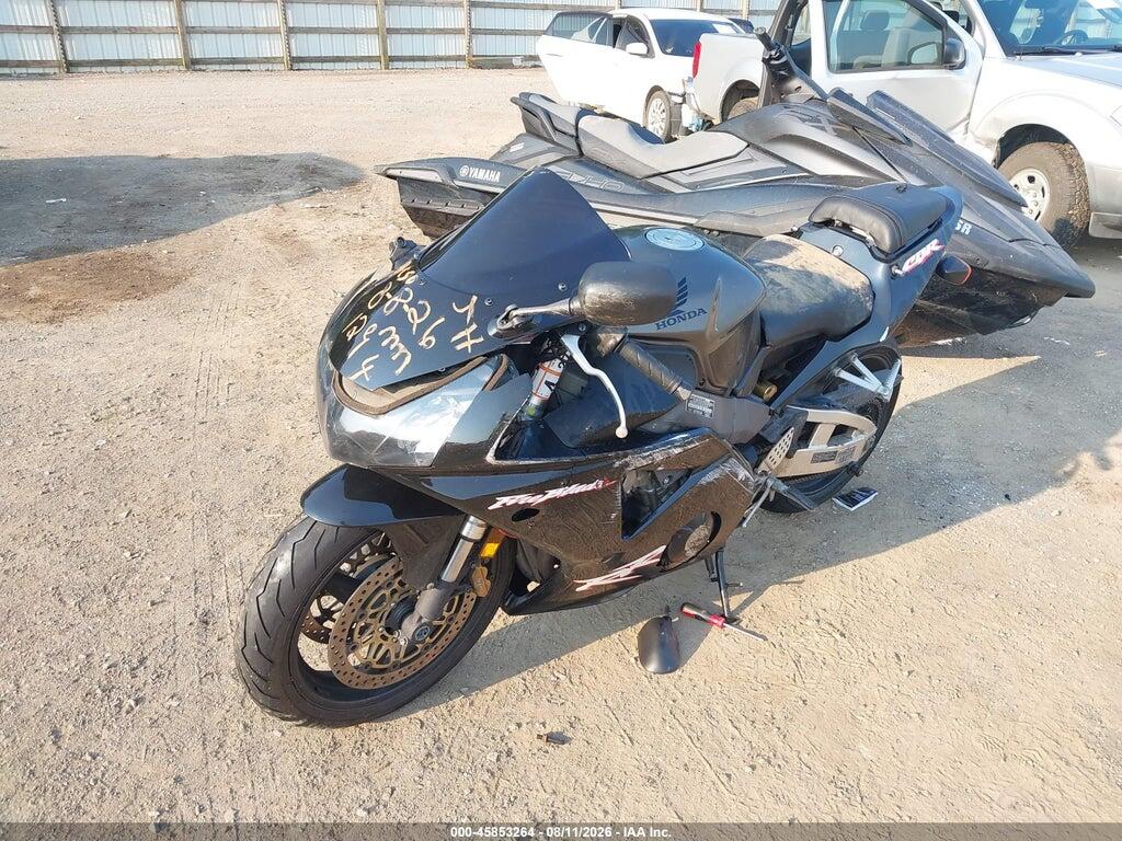 JH2SC50163M100484 2003 HONDA CBR900 photo no. 2
