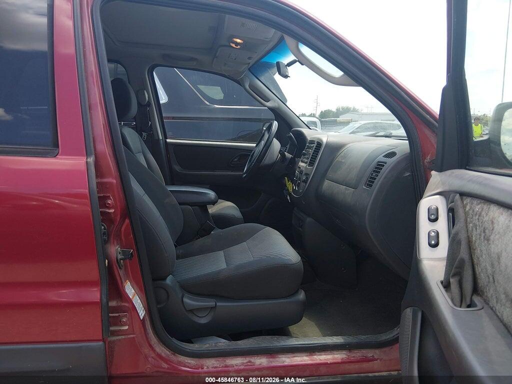 1FMCU03194KA53873 2004 FORD ESCAPE photo no. 5