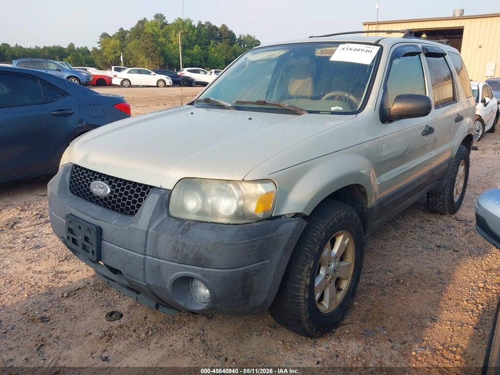 1FMYU93145DA13586 2005 FORD ESCAPE photo no. 2