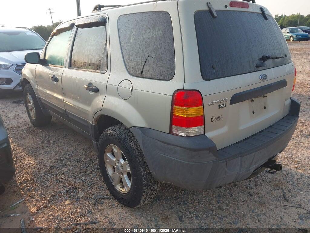 1FMYU93145DA13586 2005 FORD ESCAPE photo no. 3