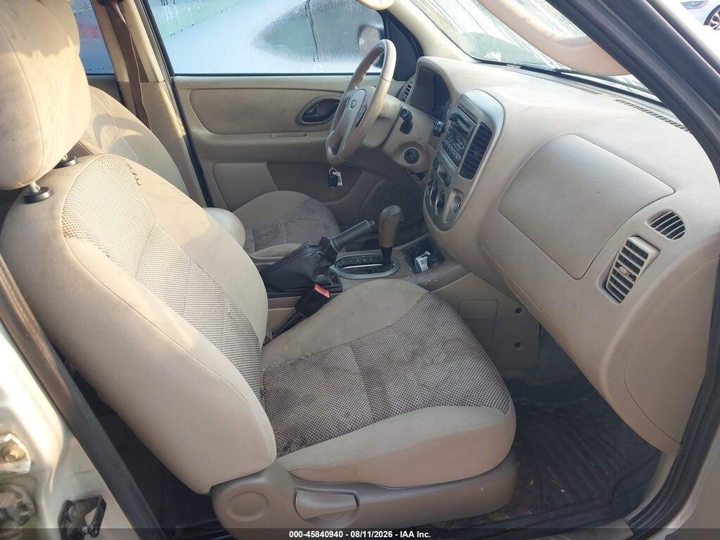 1FMYU93145DA13586 2005 FORD ESCAPE photo no. 5